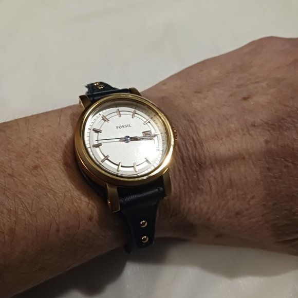 Vintage!! Beautiful FOSSIL Watch - Picture 5 of 14